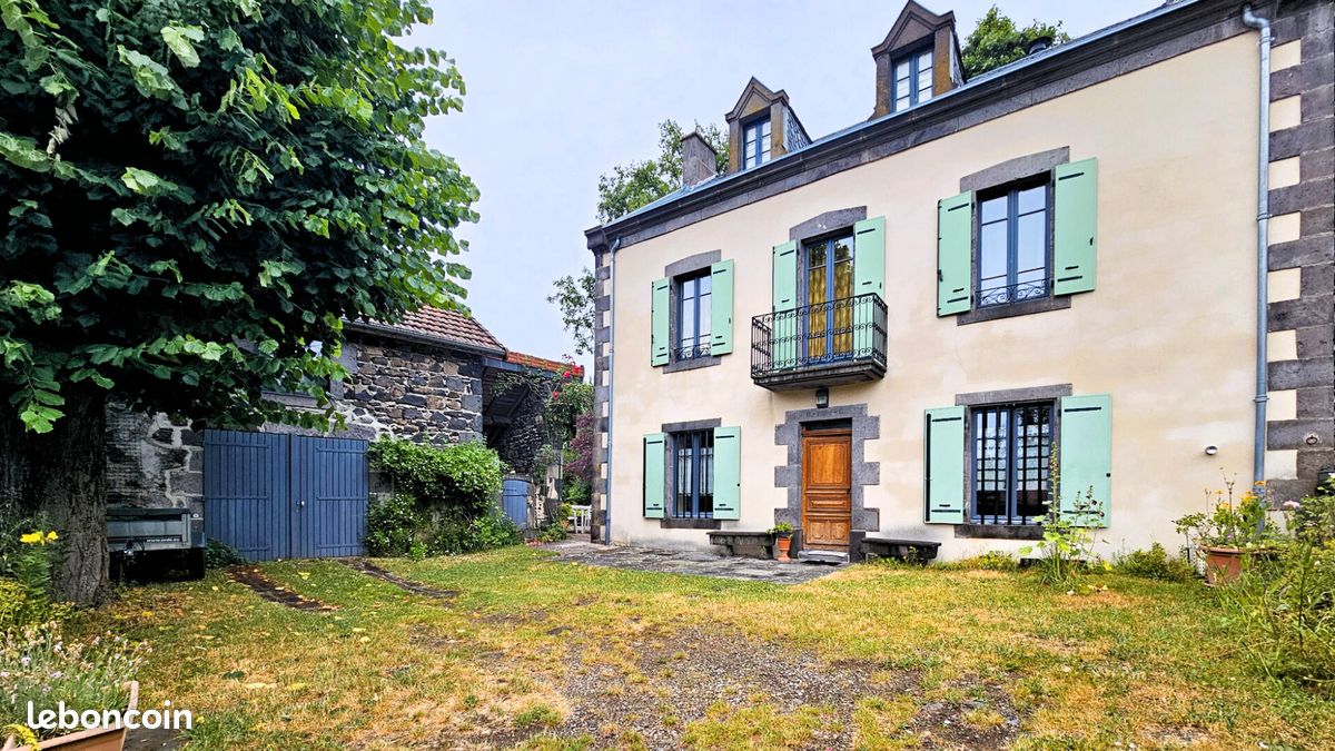 Maison 6 pièces 134 m² · à Saint-Ours · 134 m² · 239 000 €