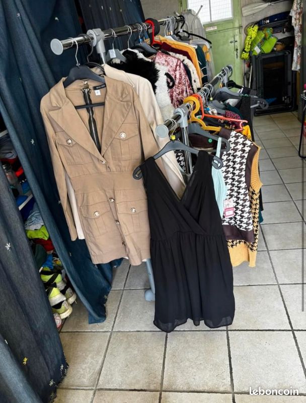 Vêtements taille XS et S (image 1)