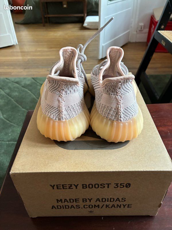 Yeezy Boost 350 Taille 37 Gris - Baskets Occasion Très Bon état