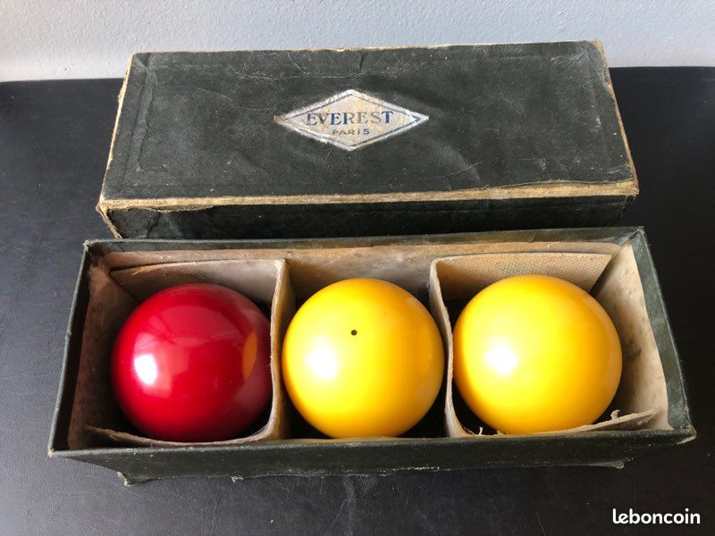 Troc Echange BILLES - BOULES - BILLARD FRANCAIS - COMPOSITE - HENIN AINE - VERS 1930 sur France