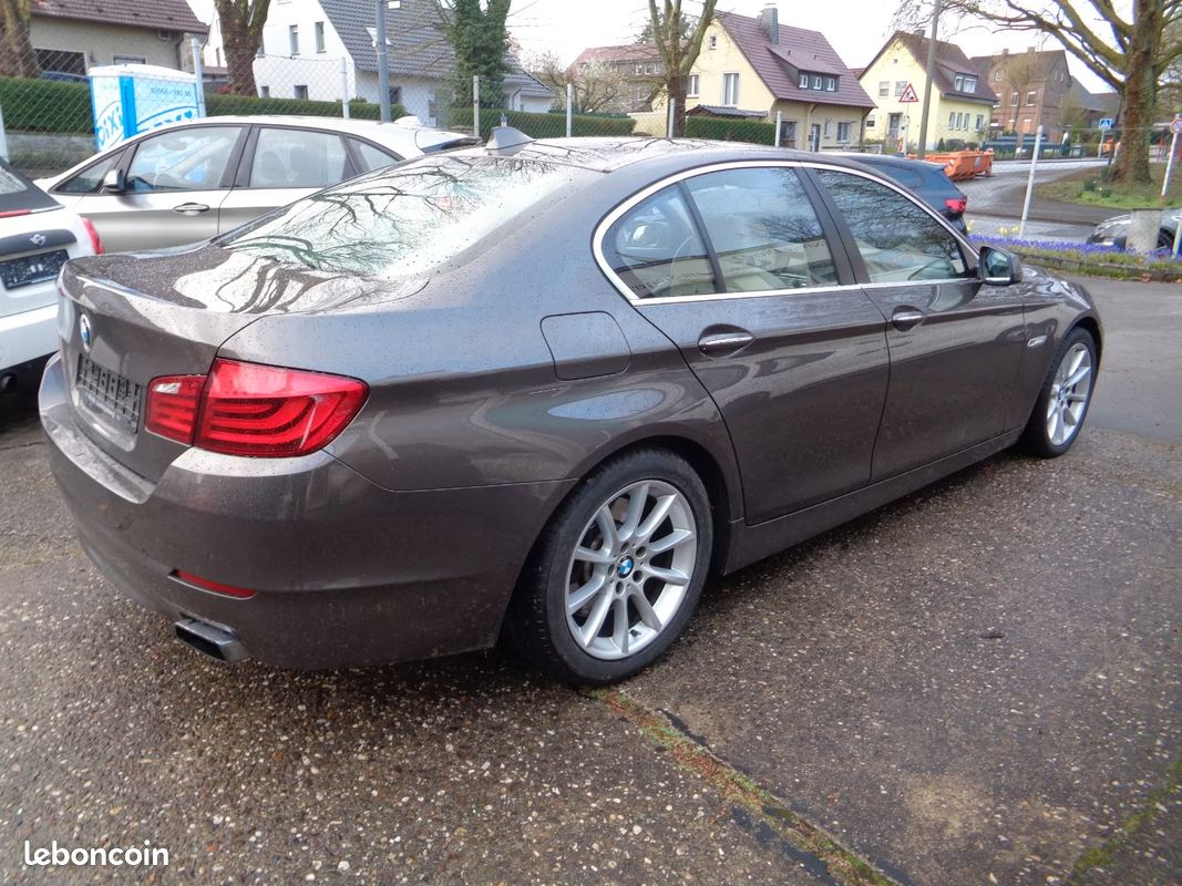 BMW Série 5 550i 4.4 V8 408CH - 3ème Main - Suivi Complet - HUD - Toit Pano - ACC - Caméra 360 - 145000KM (image 4)