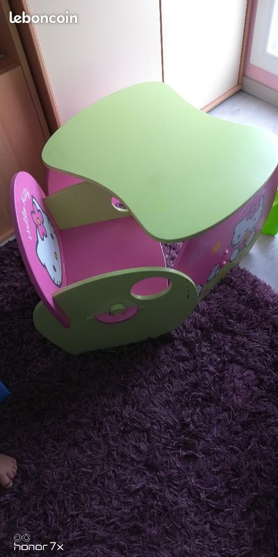 Bureau enfants '' Hello Kitty '' (image 2)