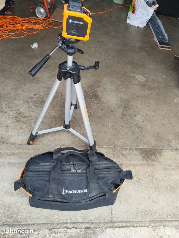 Lot outils Magnusson + Niveau Laser + Sacoche (image 2)