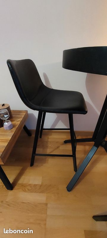Table et 2 tabourets style industriel pour studio ou petit salon (image 3)