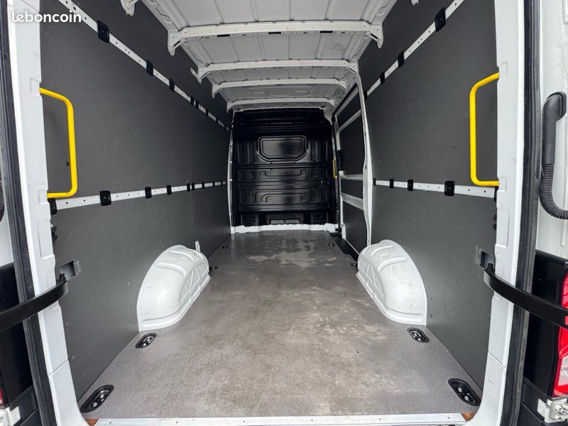 29.158 ht volkswagen crafter l3h3 2.0 tdi 140ch bva8 10/2024 (image 4)