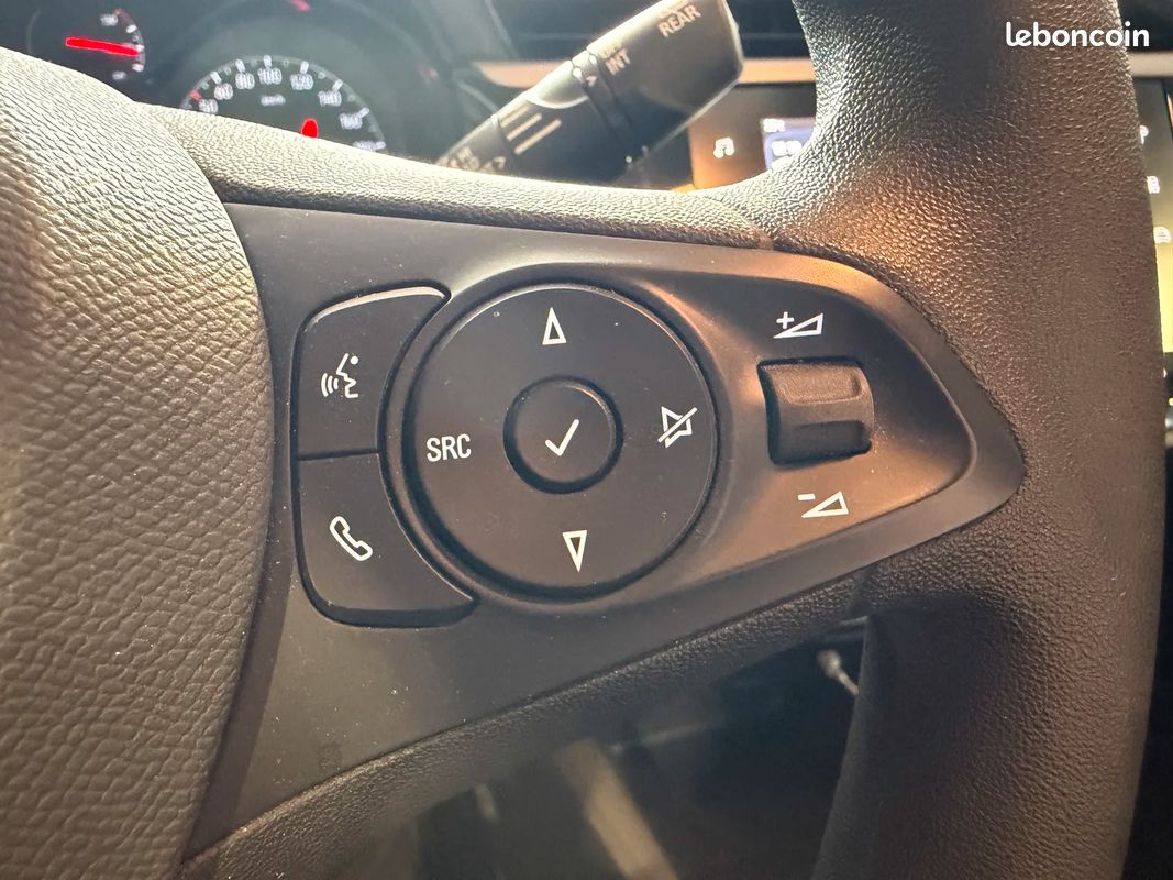 Opel CORSA 1.2 Turbo 100ch Edition - ENTRETIEN A JOUR - BOUGIES CHANGEES - PNEUS AVANTS NEUFS - CARPLAY (image 20)