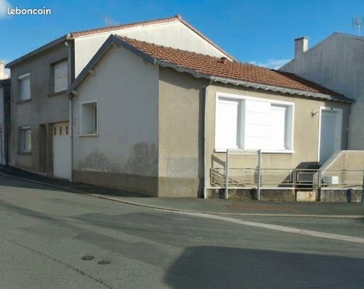 Maison 9 pièces 177 m² · à Beaurepaire · 177 m² · 185 000 €