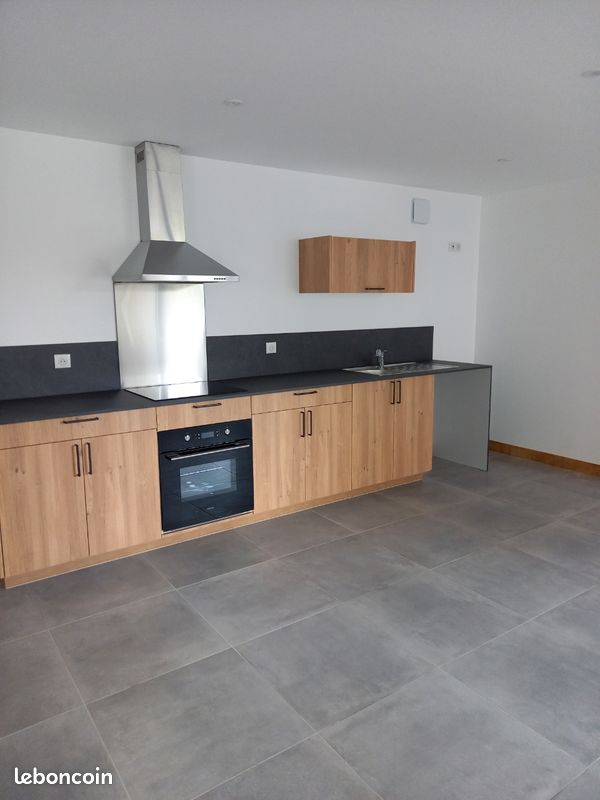 Appartement 4 pièces 80 m² · à Argentonnay · 80 m² · 650 €/mois