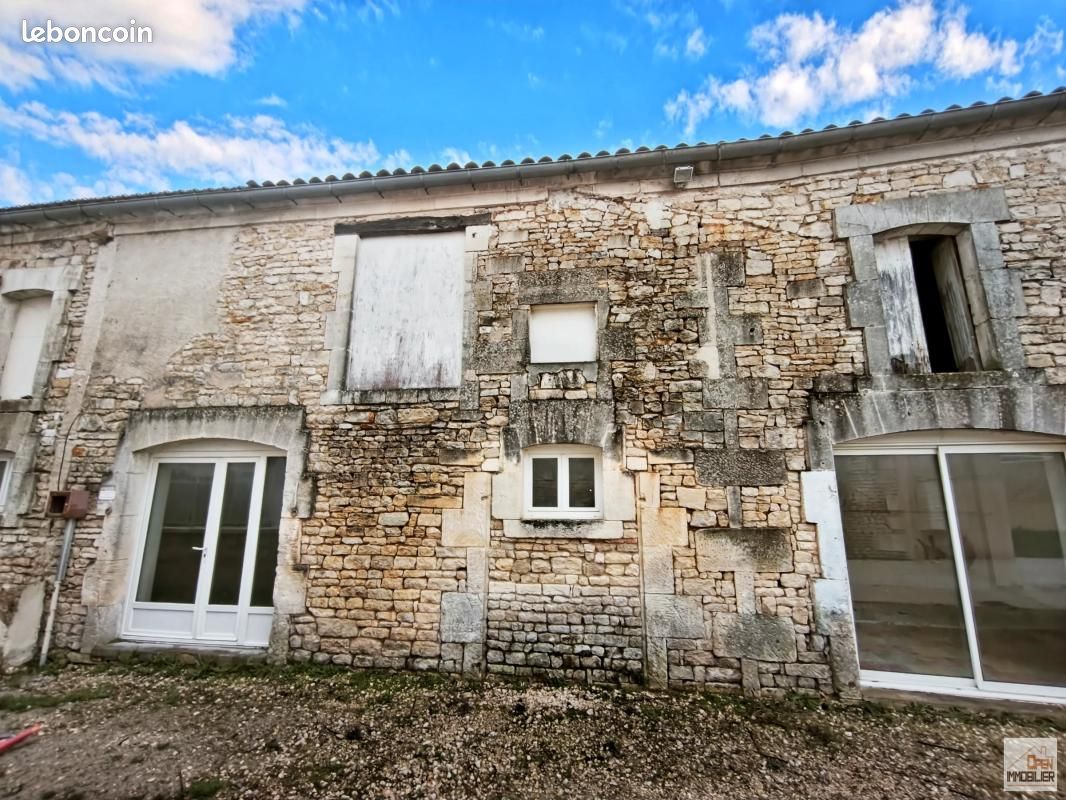 Maison 3 pièces 98 m² · à Jarnac · 98 m² · 77 000 €