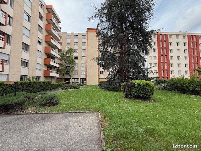 Appartement 4 pièces 98 m² · à Villeurbanne · 98 m² · 1 480 €