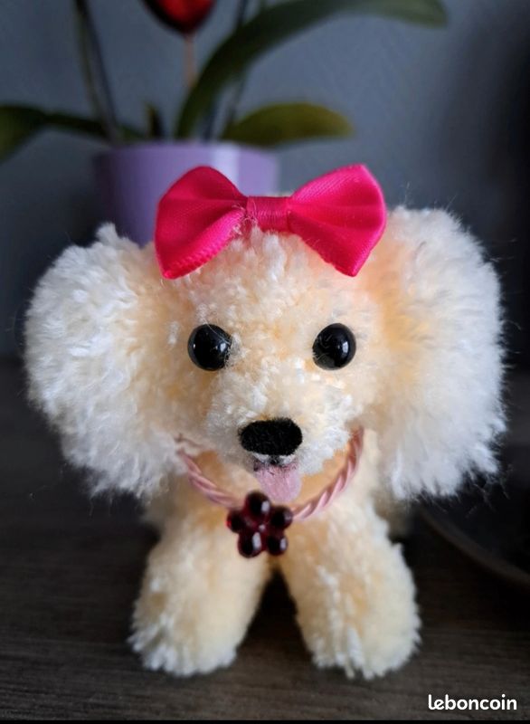 Peluche chien blanc en laine (image 2)
