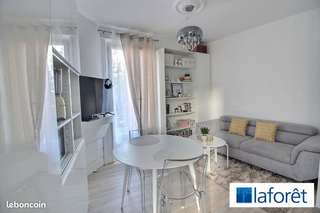 Appartement 2 pièces 29 m² · à Viry-Châtillon · 29 m² · 741 €/mois