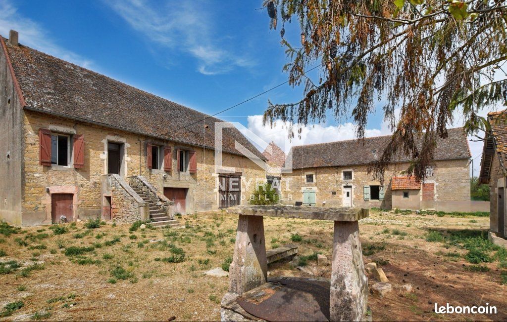 Maison 7 pièces 154 m² · à Buxy · 154 m² · 156 000 €