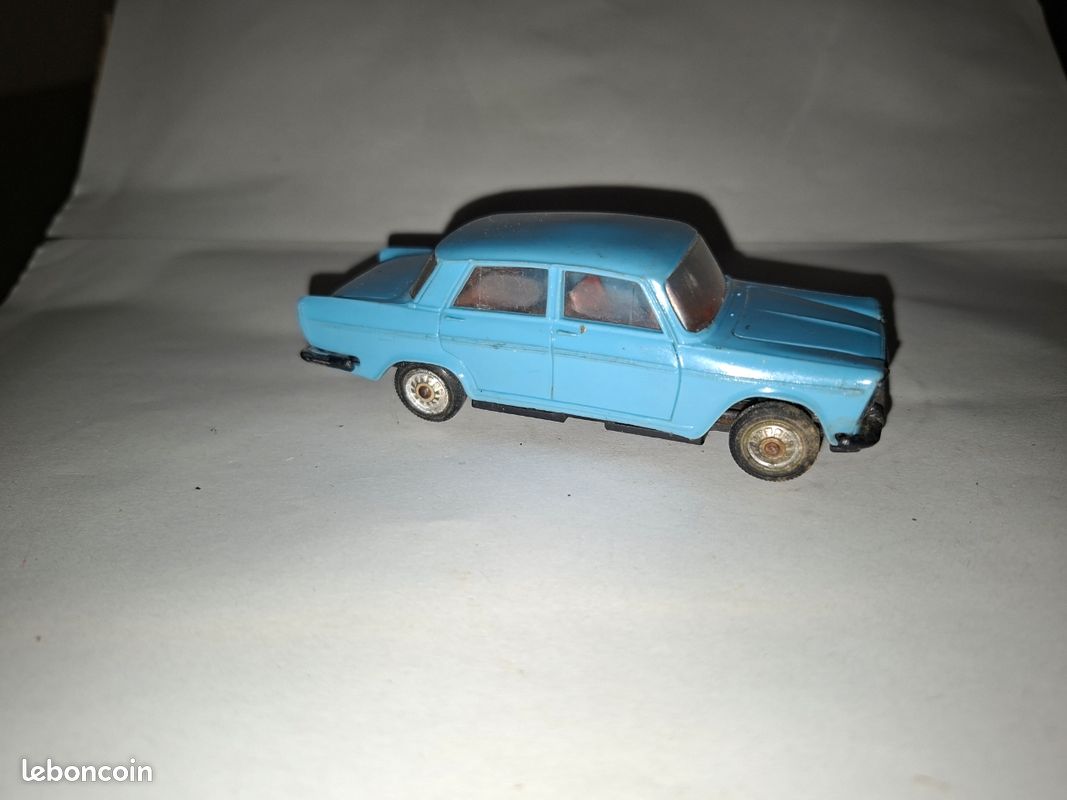 Norev ancienne Fiat 2300 (image 2)