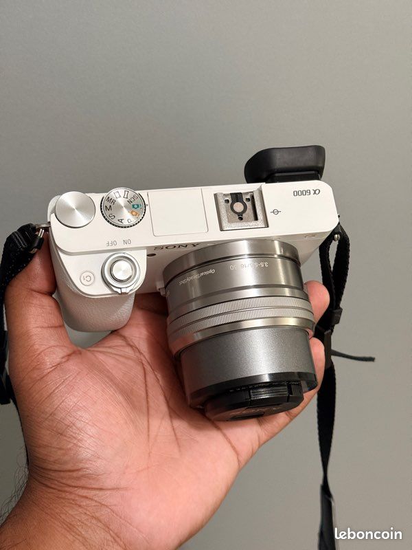 Sony Alpha A6000 + 16-50 mm OSS – Excellent état (image 1)