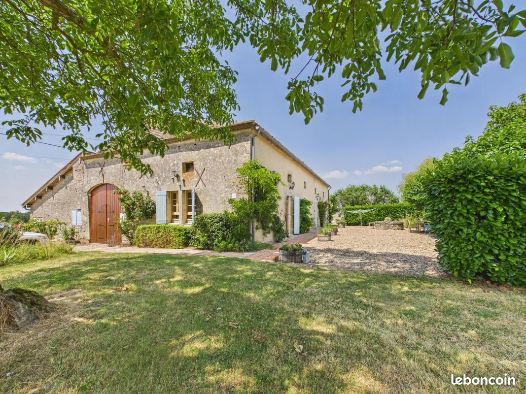 Maison 6 pièces 300 m² · à Duras · 300 m² · 499 950 €