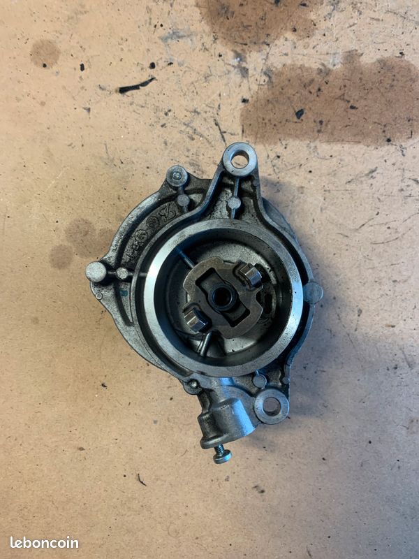 Pompe à vide BMW 320 (image 1)