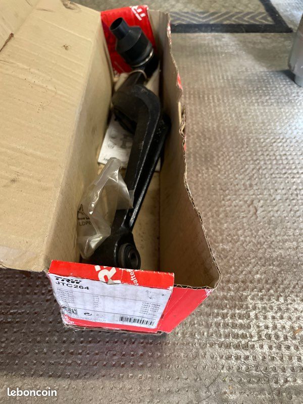 Bras suspension AV G 205 Trw (image 1)