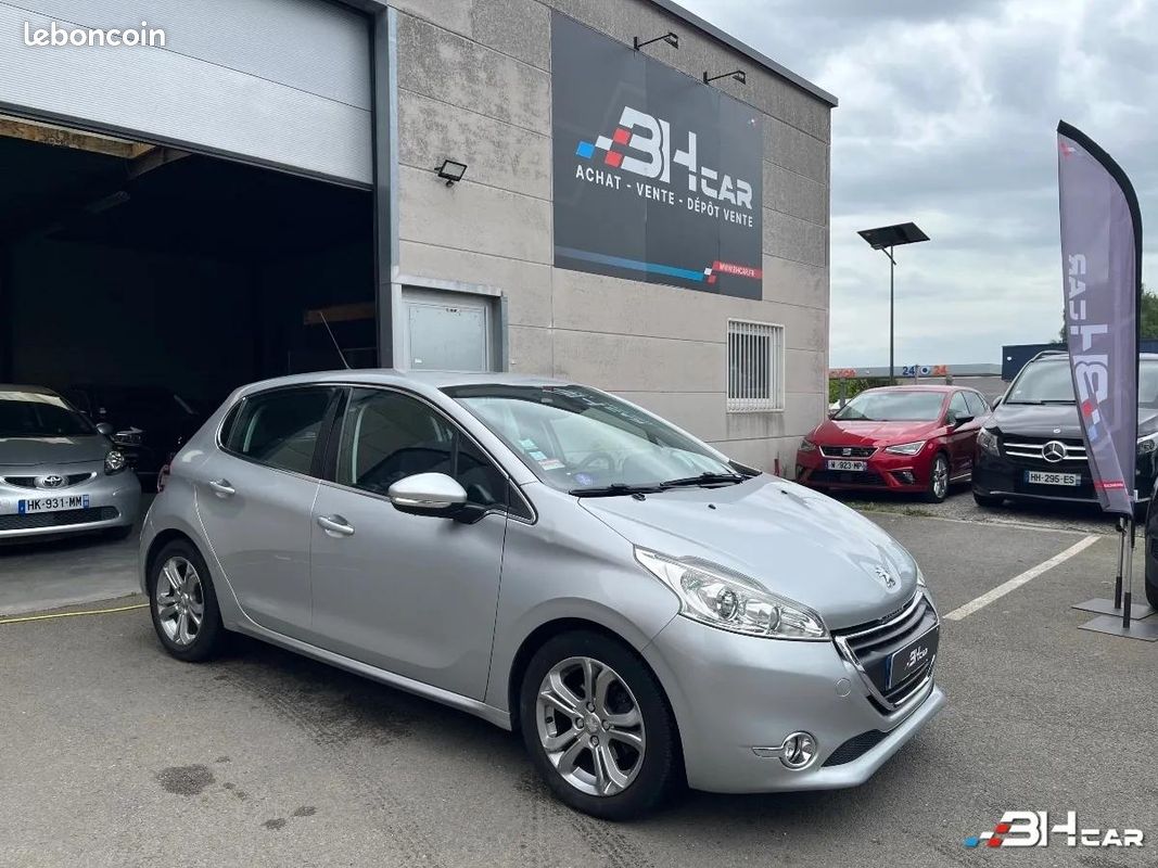 Peugeot 208 GENERATION-I 1.2 PURETECH 80 ALLURE (image 1)
