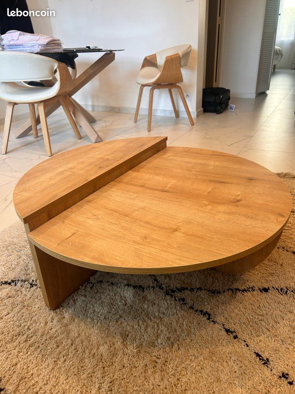 Table basse en bois clair (image 1)