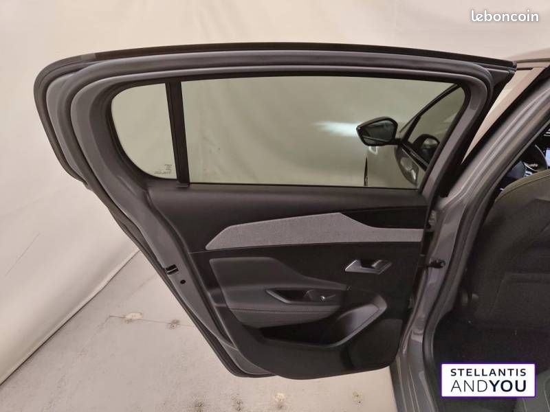 Peugeot 308 Hybrid 145 e-DCS6 Allure (image 44)