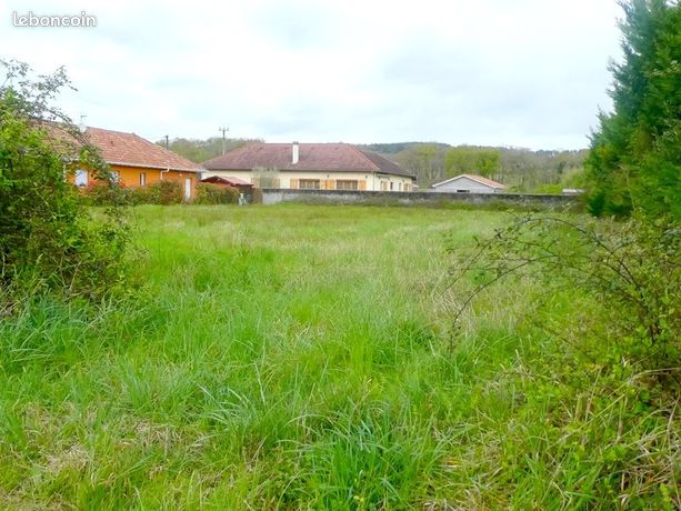Terrain 1150 m² Ramous
