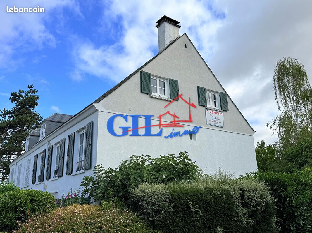 Maison 9 pièces 170 m² · à Vert-Saint-Denis · 170 m² · 325 000 €
