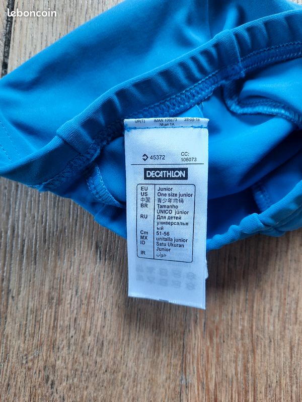 Bonnet de bain bébé bleu Decathlon- Excellent État
Taille 51-56 cm
Envoi rapide 📦 (image 2)