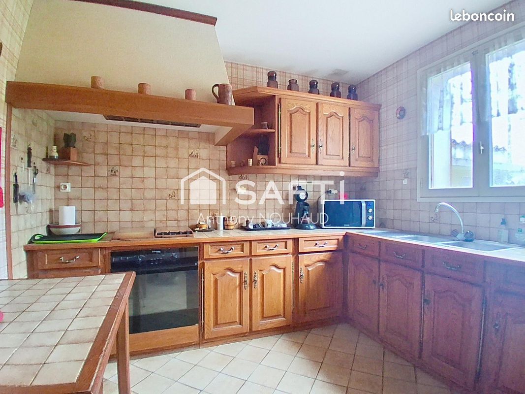Propriété 5 pièces 125 m² (image 1)