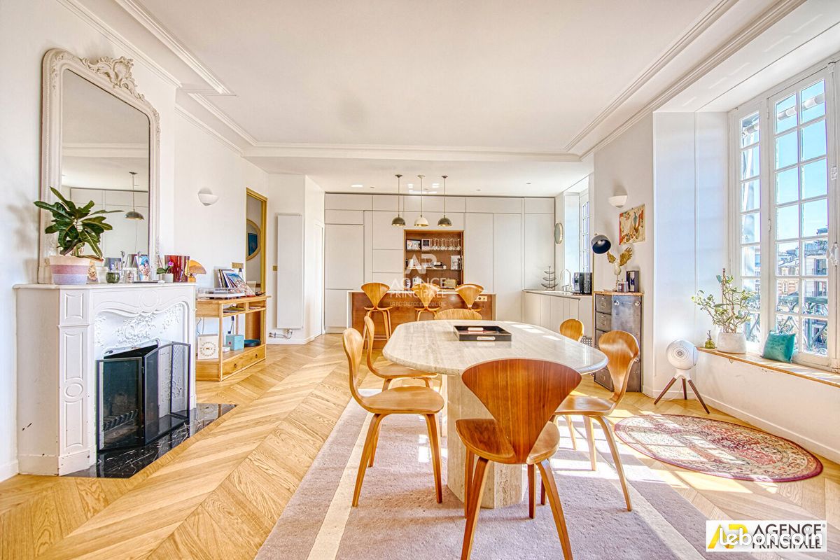 Appartement 6 pièces 150 m² · à Versailles · 150 m² · 4 200 €