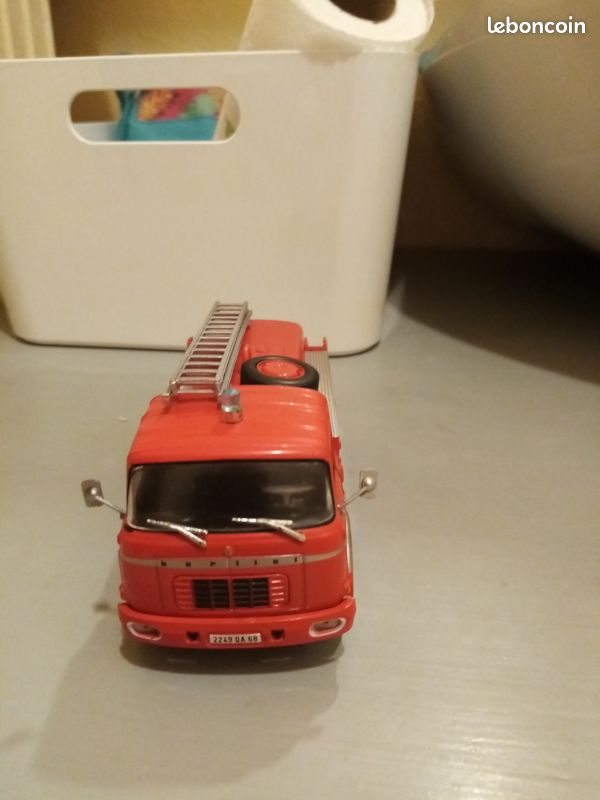 Camion pompiers berliet 1/43 hachette (image 3)