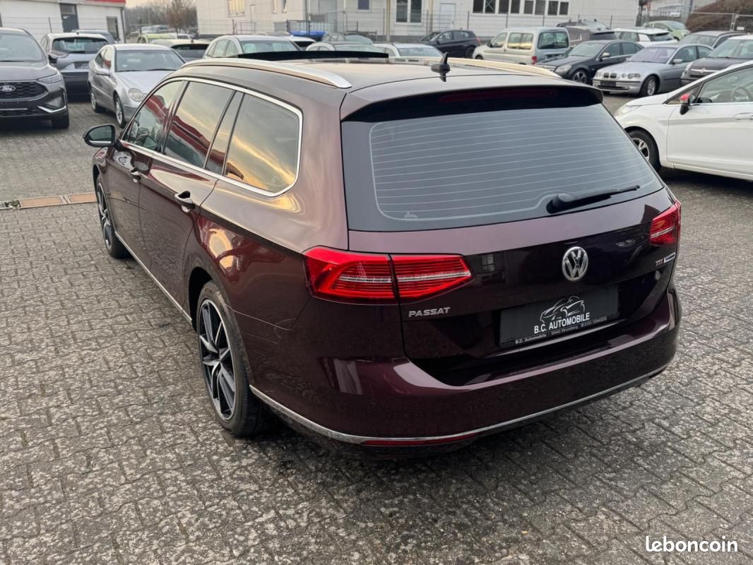 Volkswagen Passat SW Highline 1.4 TSI 150 ch / Virtual Cockpit Toit panoramique Caméra LED (image 8)