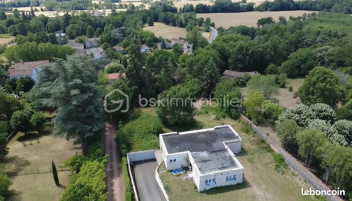 Maison 1 pièce 200 m² · à Riorges · 200 m² · 450 000 €