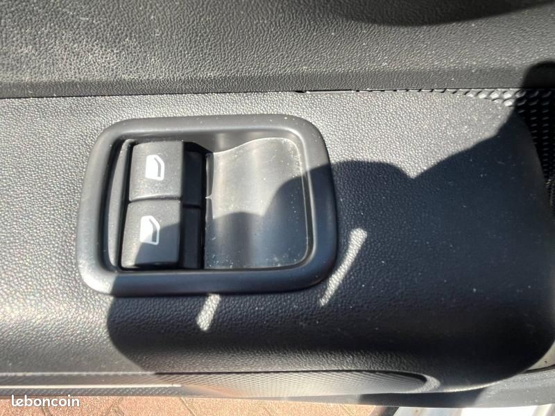 Citroen C3 1.2 PureTech 83ch S&S Feel Pack (image 6)