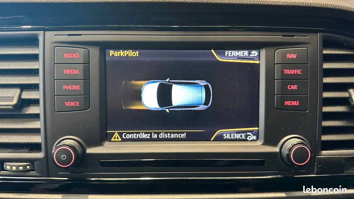 Seat Leon 2.0 280ch Cupra - Suivi complet - Sièges chauffants - Flexfuel (Éthanol) - Seat Sound - Modes de conduite (image 15)