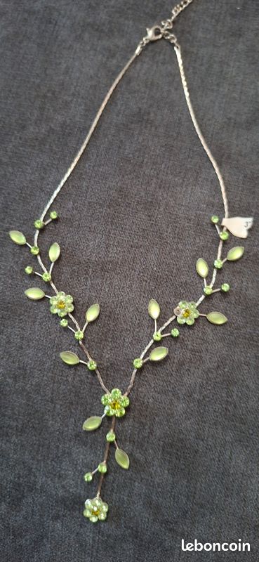 Collier fantaisie (image 1)