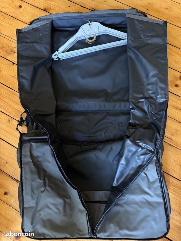 Housse de voyage Delsey neuve pour vêtements (image 1)
