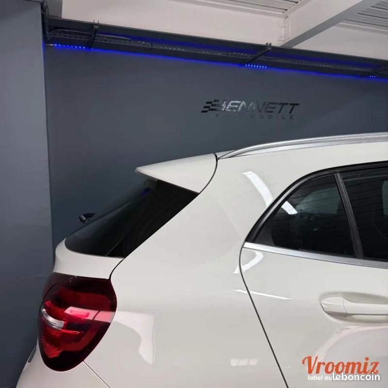 Mercedes Classe Gla (2) 180 SENSATION 7G-DCT - CAMERA/CARPLAY/CLIM/BOITE AUTO/GPS - GARANTIE 3MOIS (image 9)