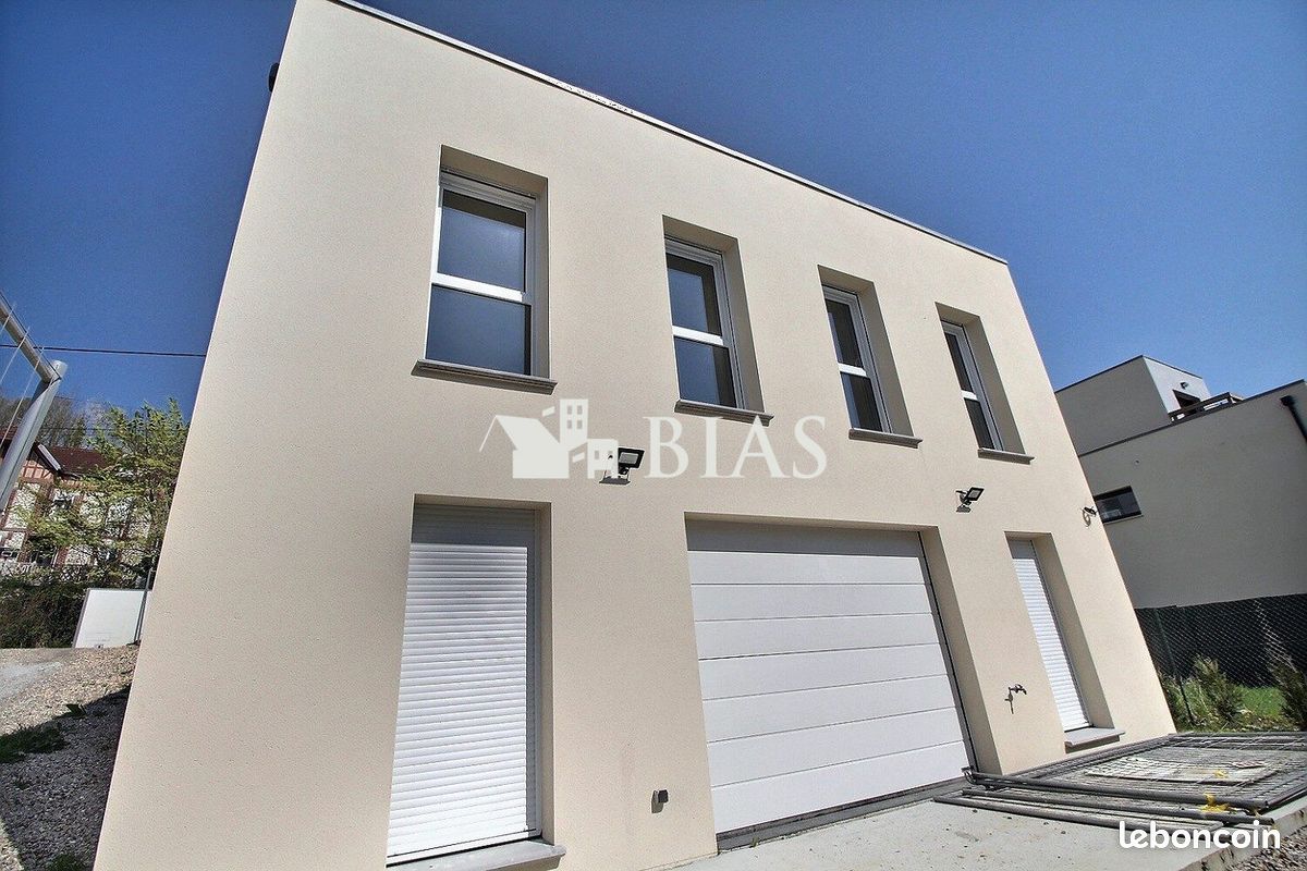 Local commercial 248 m² · à Le Houlme · 248 m² · 598 000 €