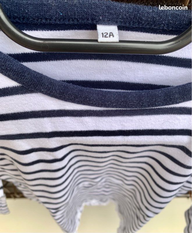 T-shirt fille 12 ans.TBE (image 3)