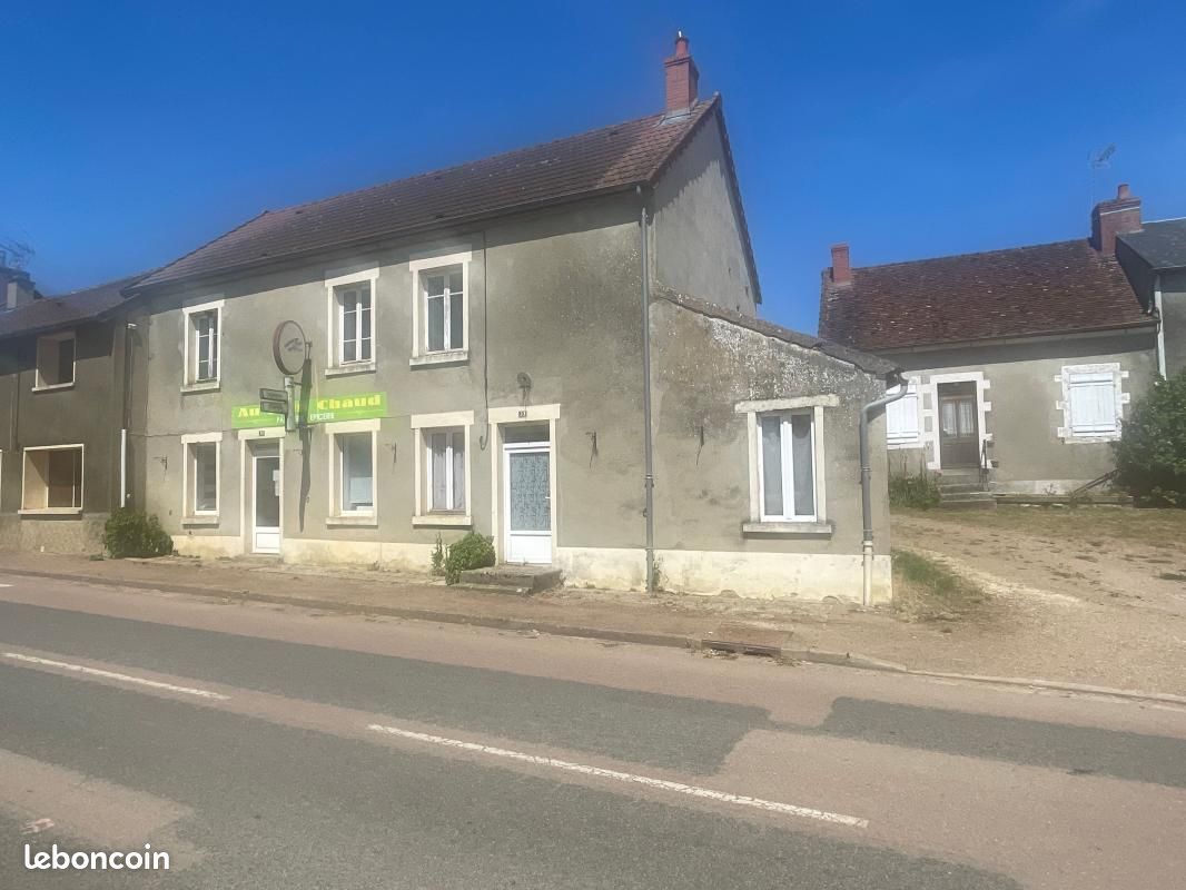 Maison 5 pièces 190 m² · à Bazolles · 190 m² · 33 000 €