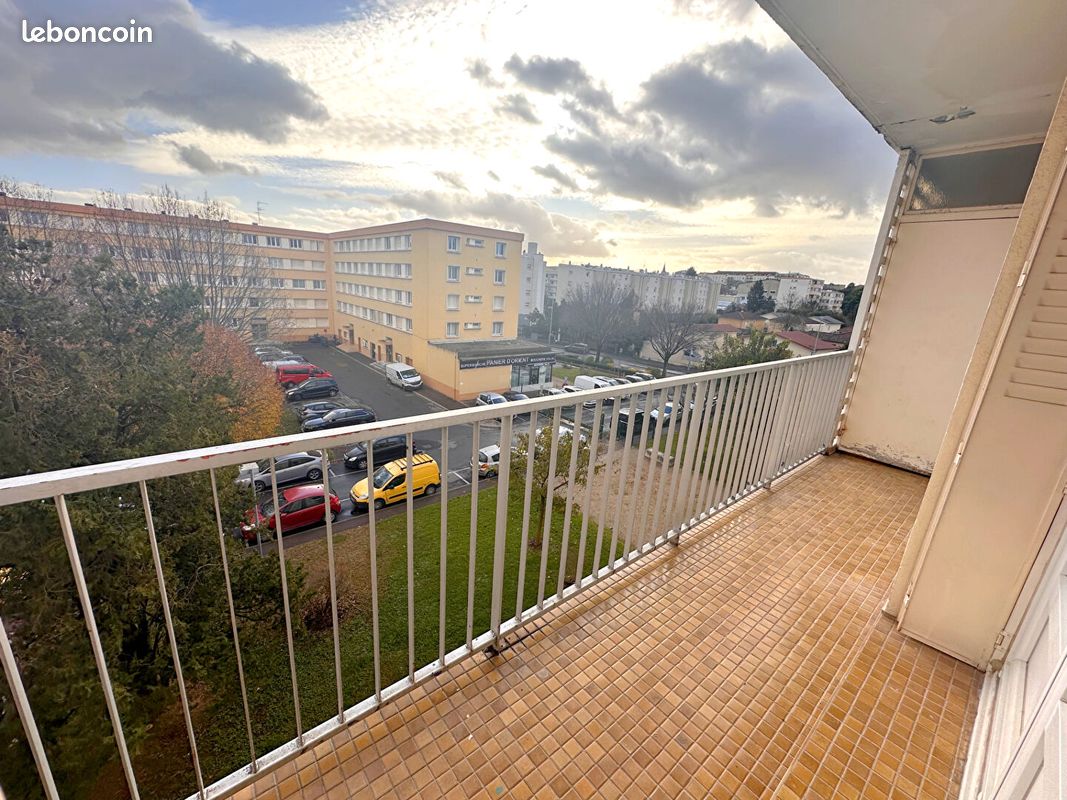 Appartement 4 pièces 68 m² · à Bron · 68 m² · 895 €/mois