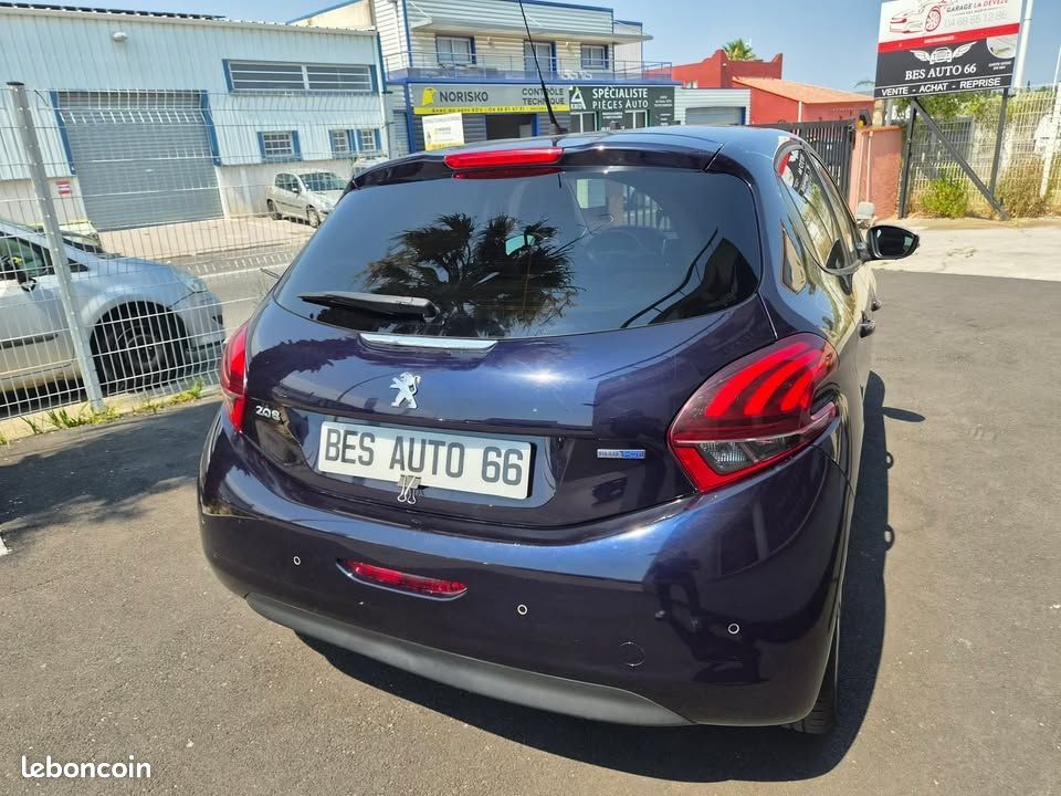 Peugeot 208 1.6 BLUEHDI 100CH STYLE 5P (image 8)
