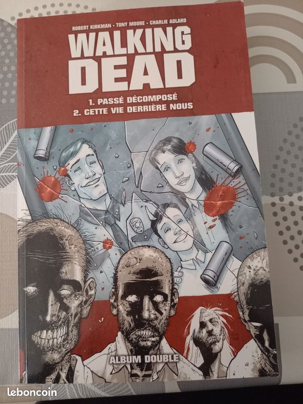 Lot 6 Bd Walking dead en français (image 1)