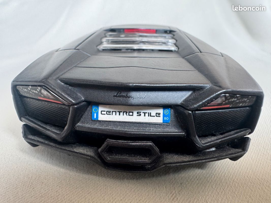 Lamborghini Reventón Bburago à l’échelle 1/24 (image 5)