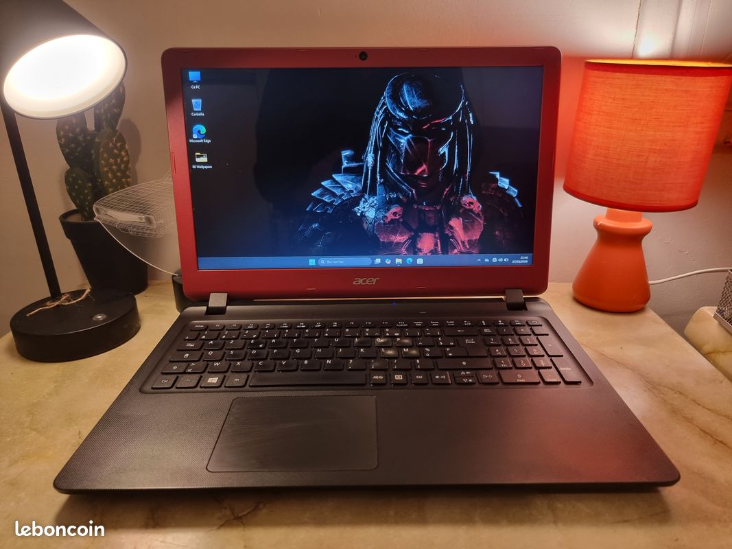 PC Portable ACER ASPIRE ES1-533 - Taille 15,6 Pouces - Intel Pentium (4C - 4T) N4200 Processeur - 8 Go Mémoire - 128 Go SSD - Windows 11 Famille + Microsoft Office Pro Pack 2021 - Ordinateurs