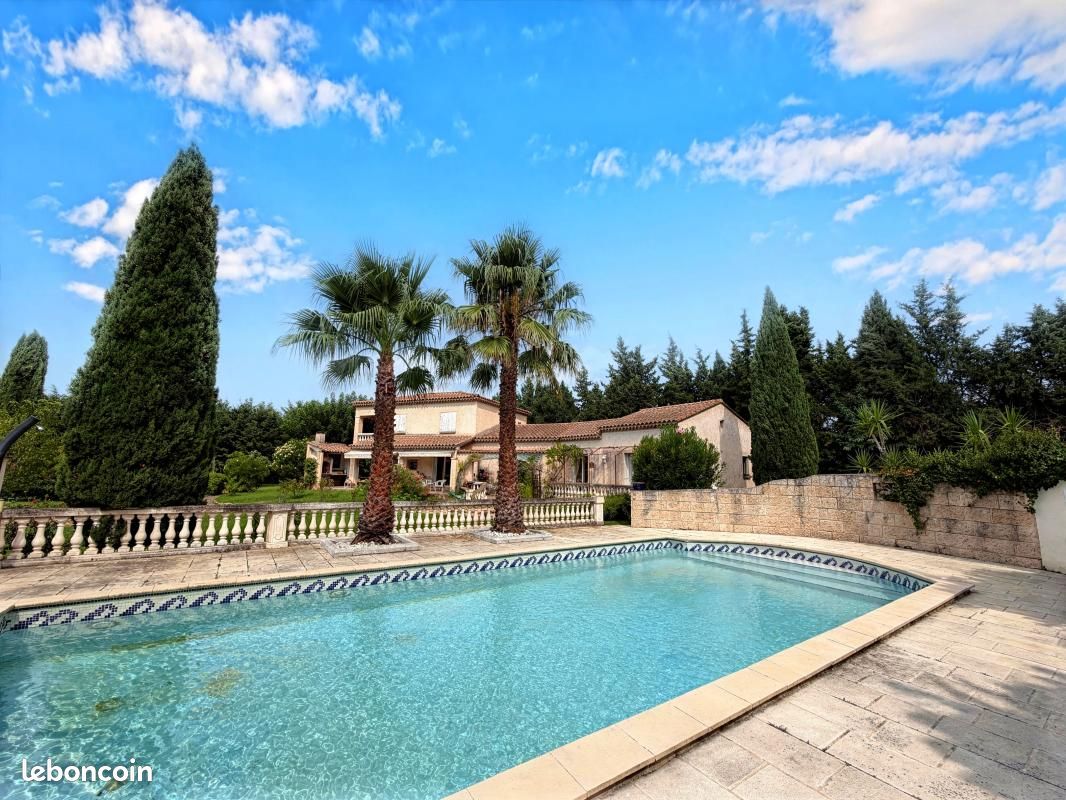 Maison 6 pièces 240 m² · à Avignon · 240 m² · 598 000 €