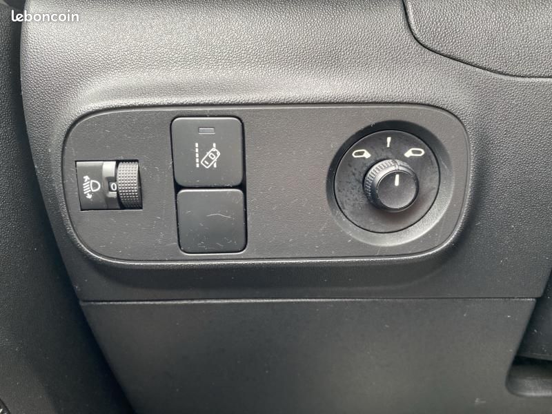 Citroen C3 1.2 PureTech 83ch S&S YOU (image 14)
