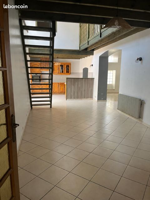 Appartement 4 pièces 100 m² · à Castillon-la-Bataille · 100 m² · 800 €/mois