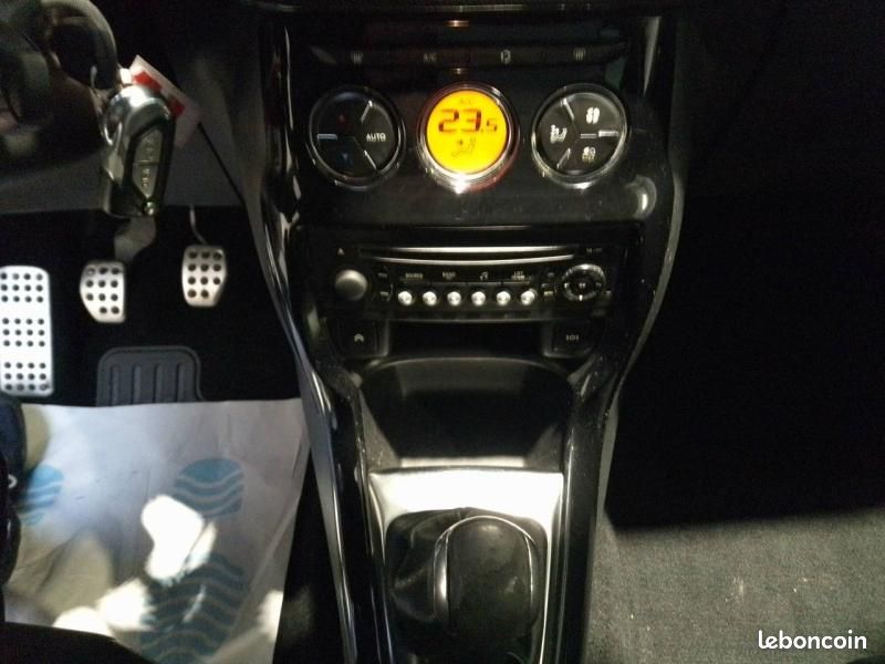 Citroen DS3 1.6 e-HDi110 Airdream Sport Chic (image 16)